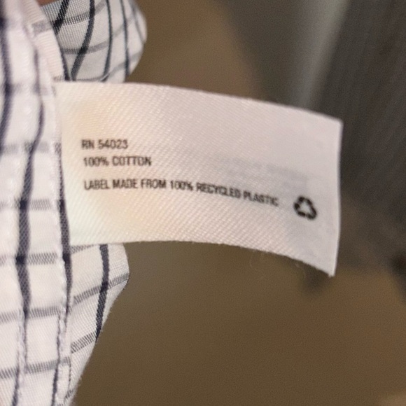 GAP NON IRON Button down 15-15 1/2” - Picture 4 of 5